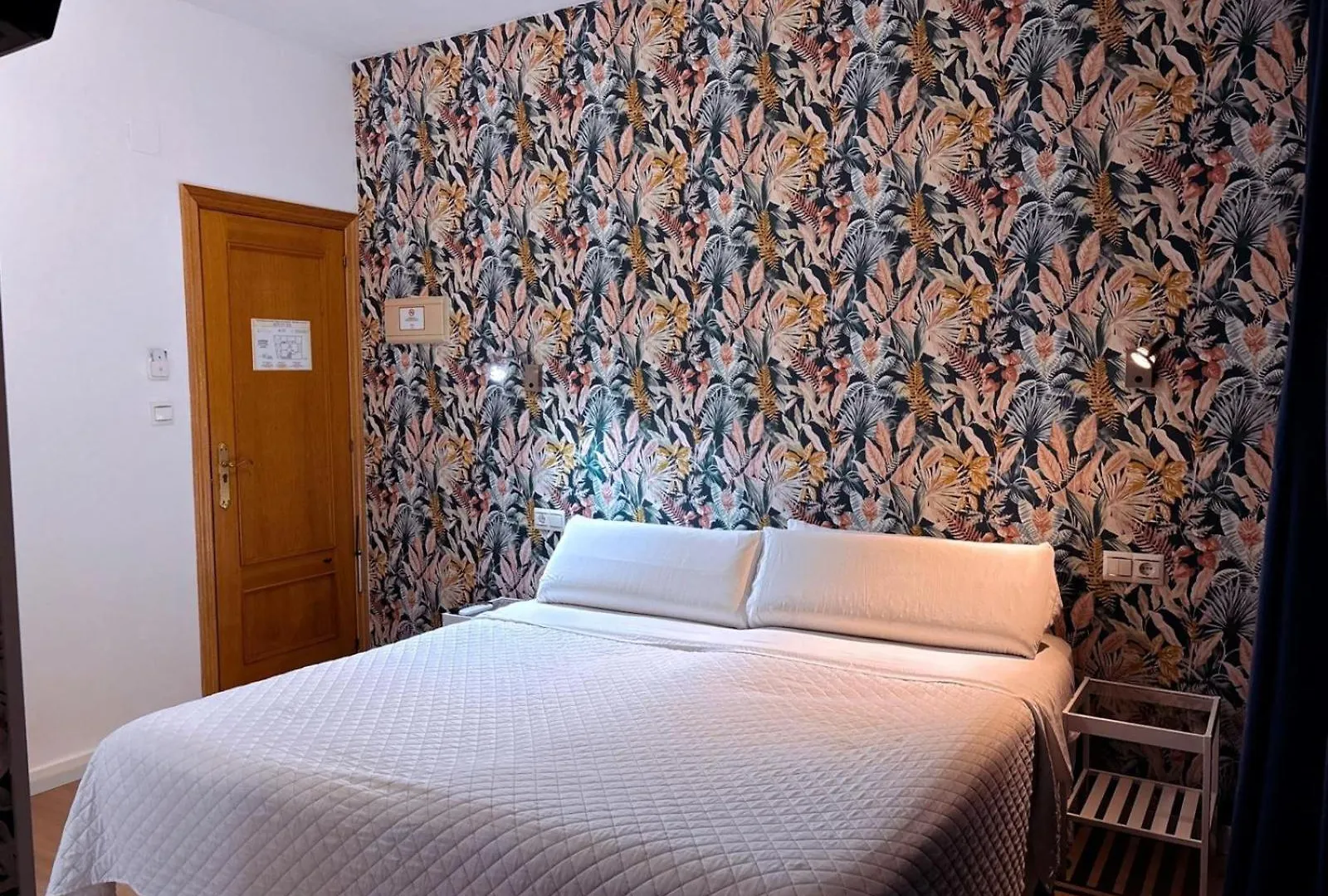 Hostal Guadalupe Торремолинос Гостевой дом