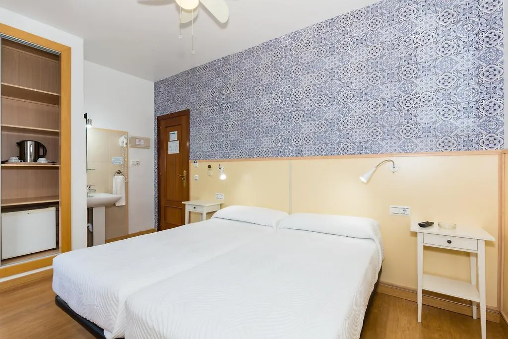 Hostal Guadalupe Торремолинос